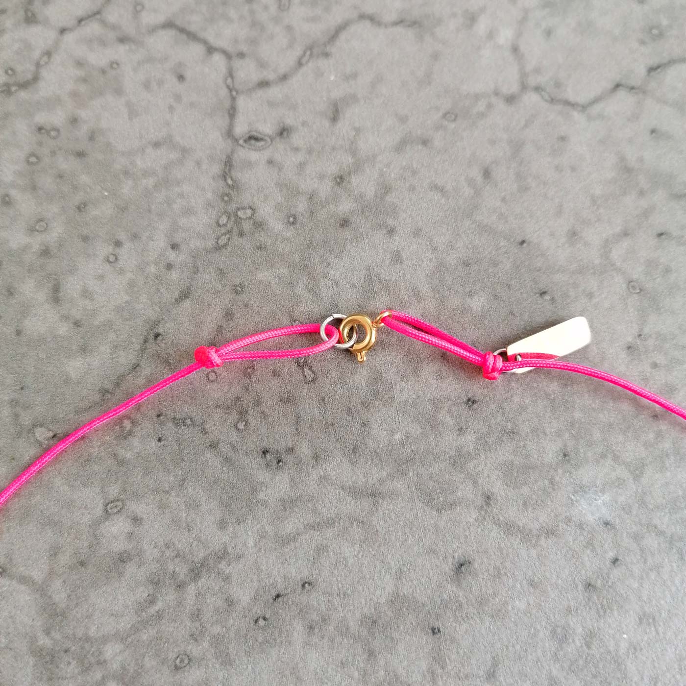 Kurze Edelstein Halskette neonpink | Rosenquarz & Rhodochrosit | pia norden