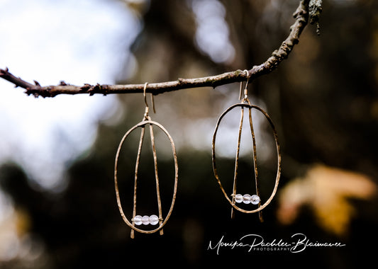 Ohrringe aus Messing & Rosenquarz - handgemacht