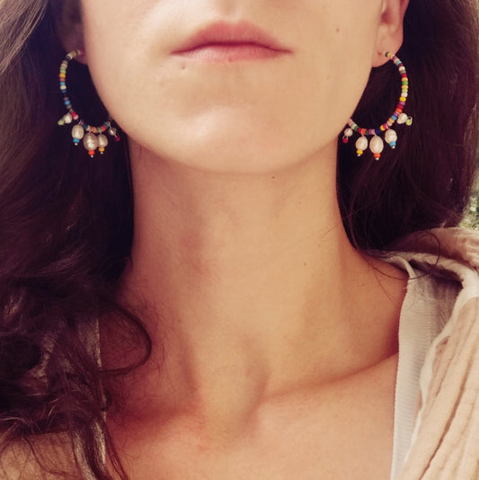 Creolen Barock Perlen in Regenbogenfarben | Bunte Ohrringe RAINBOW SEA