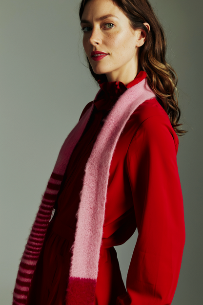 Statement Fluffy Skinny Schal – Mohair & Wolle in Rosa & Rot – Extra Lang (250cm) Unikat