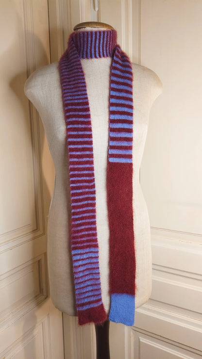Schmaler langer Schal – Luxuriöser Merino/Mohair-Mix in Weinrot und Blau