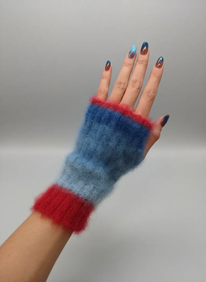 Fluffy Handstulpen – Alpaka & Mohair-Mix – Rot-Blau Ombré Unikate