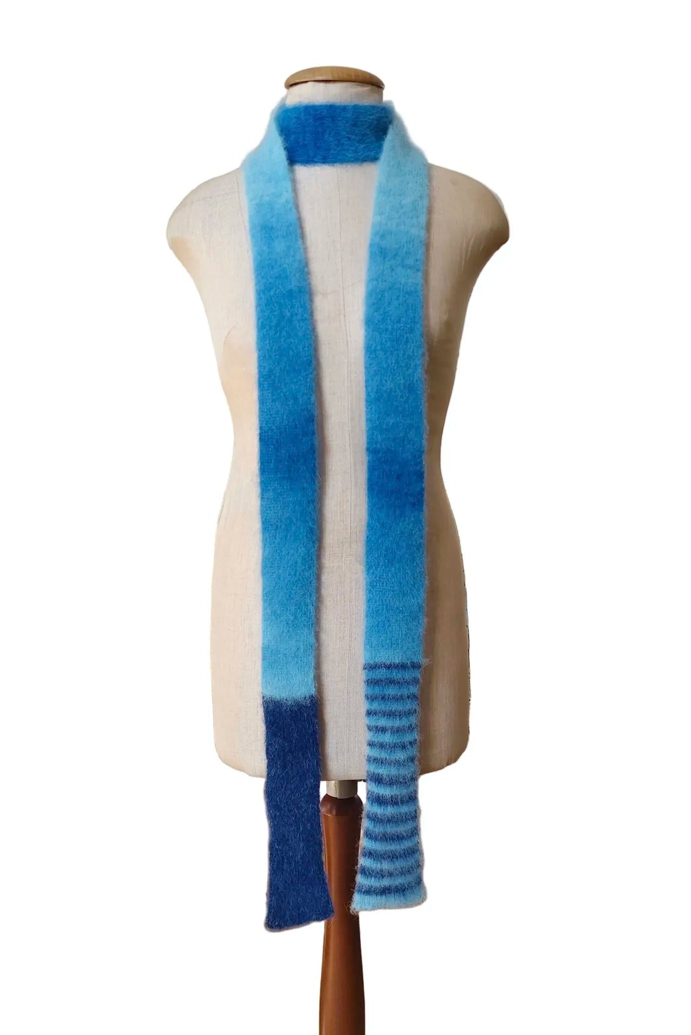 Fluffy Skinny Schal – Luxuriöser Alpaka/Mohair-Mix in Blau-Ombré – Extra Lang (250cm)