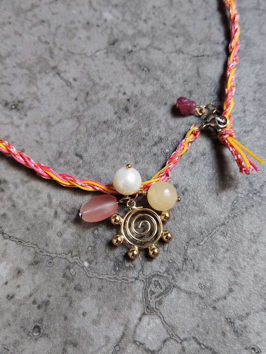 Soléa - Kette-Erdbeerquarz-Calcit-Perle-Gold-pianorden