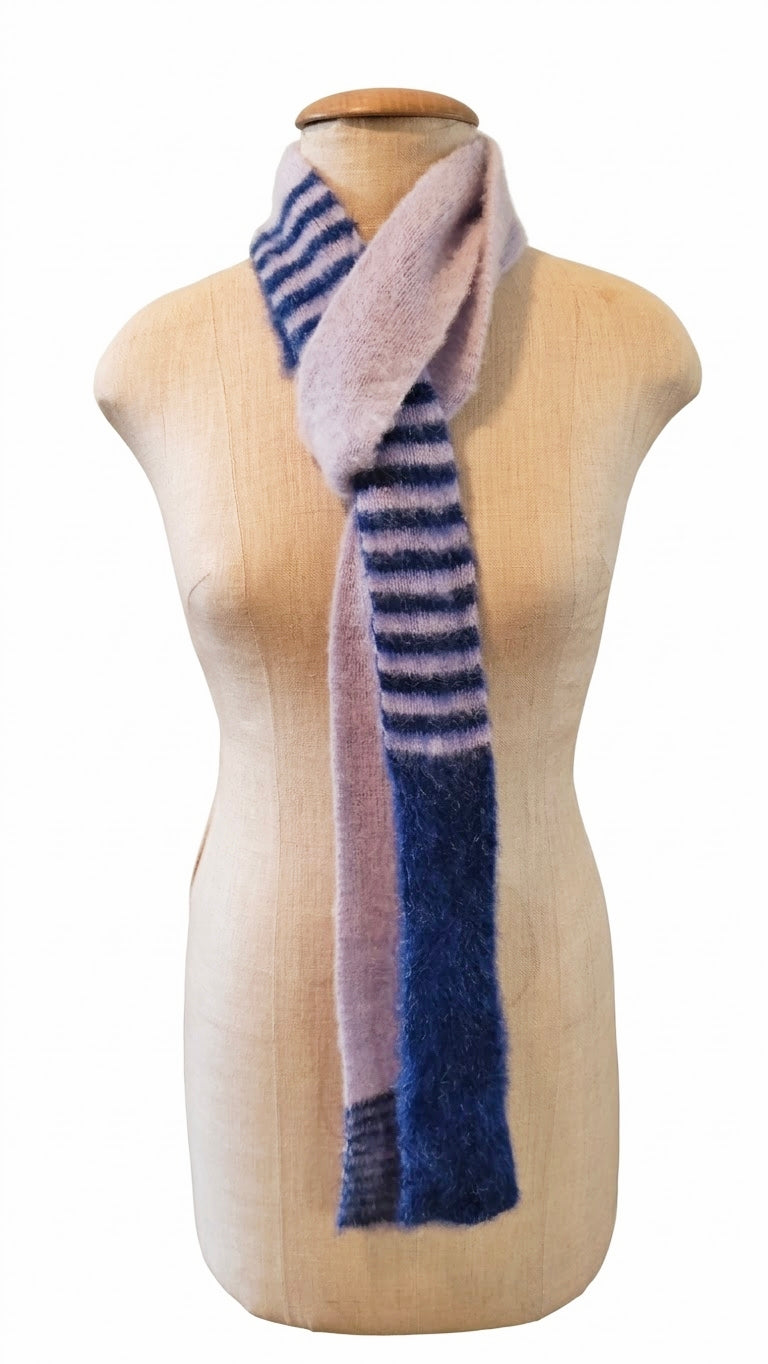 Dunkelblau & Blasslila Fluffy Skinny Schal – Extra Langer Alpaka-Mix