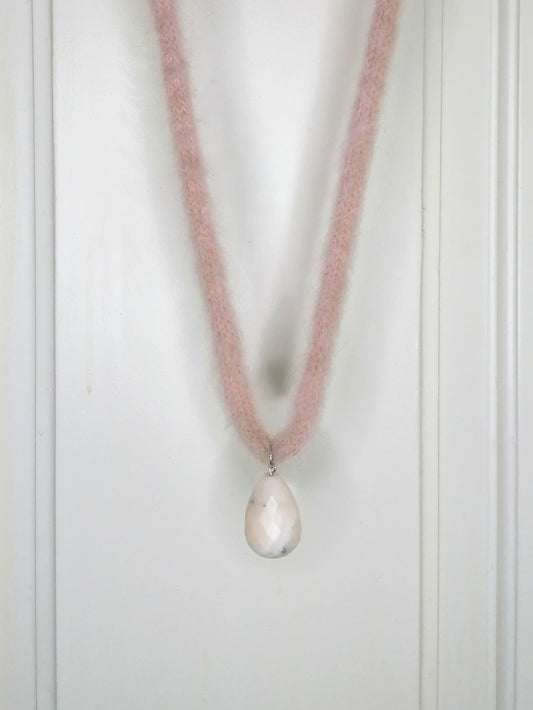 Necklace Andean Opal Mohair | pink beige