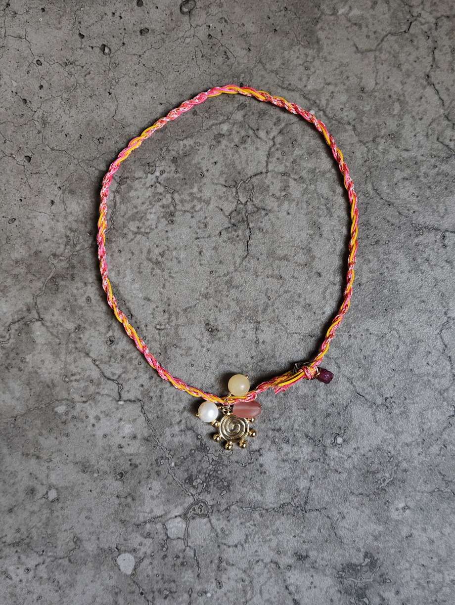 Soléa - Kette-Erdbeerquarz-Calcit-Perle-Gold-pianorden
