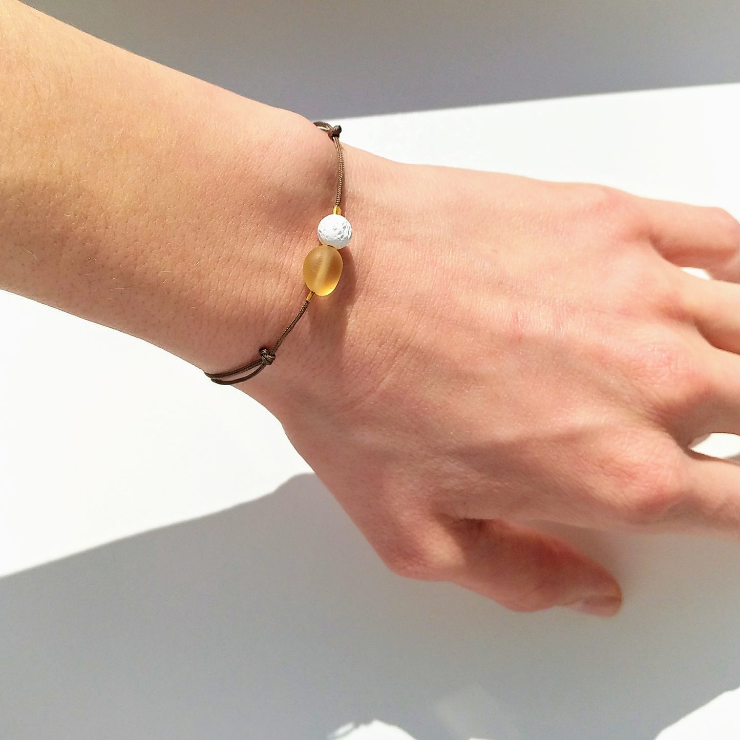 Zierliches Lava & gelber Citrin Armband - echt vergoldet