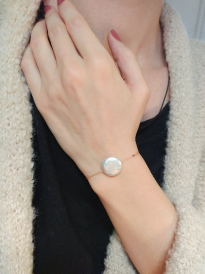 Zartes Armband mit Perlen beige