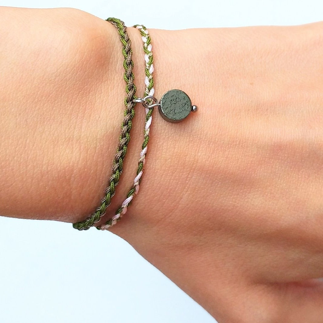 Geflochtenes Armband mit Pyrit | grün braun