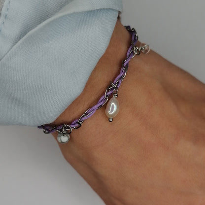 Lila Armband mit Charms | Perle Bergkristall Howlith | Balance
