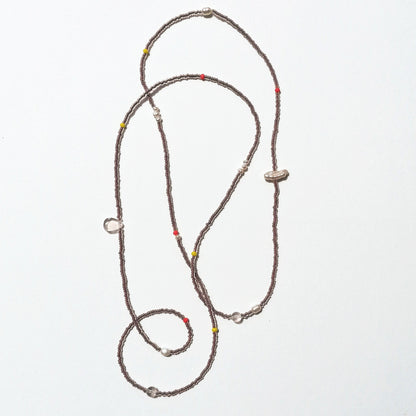 Lange Kette mit Perlen | matt braun weiß neon | Infinity Halskette