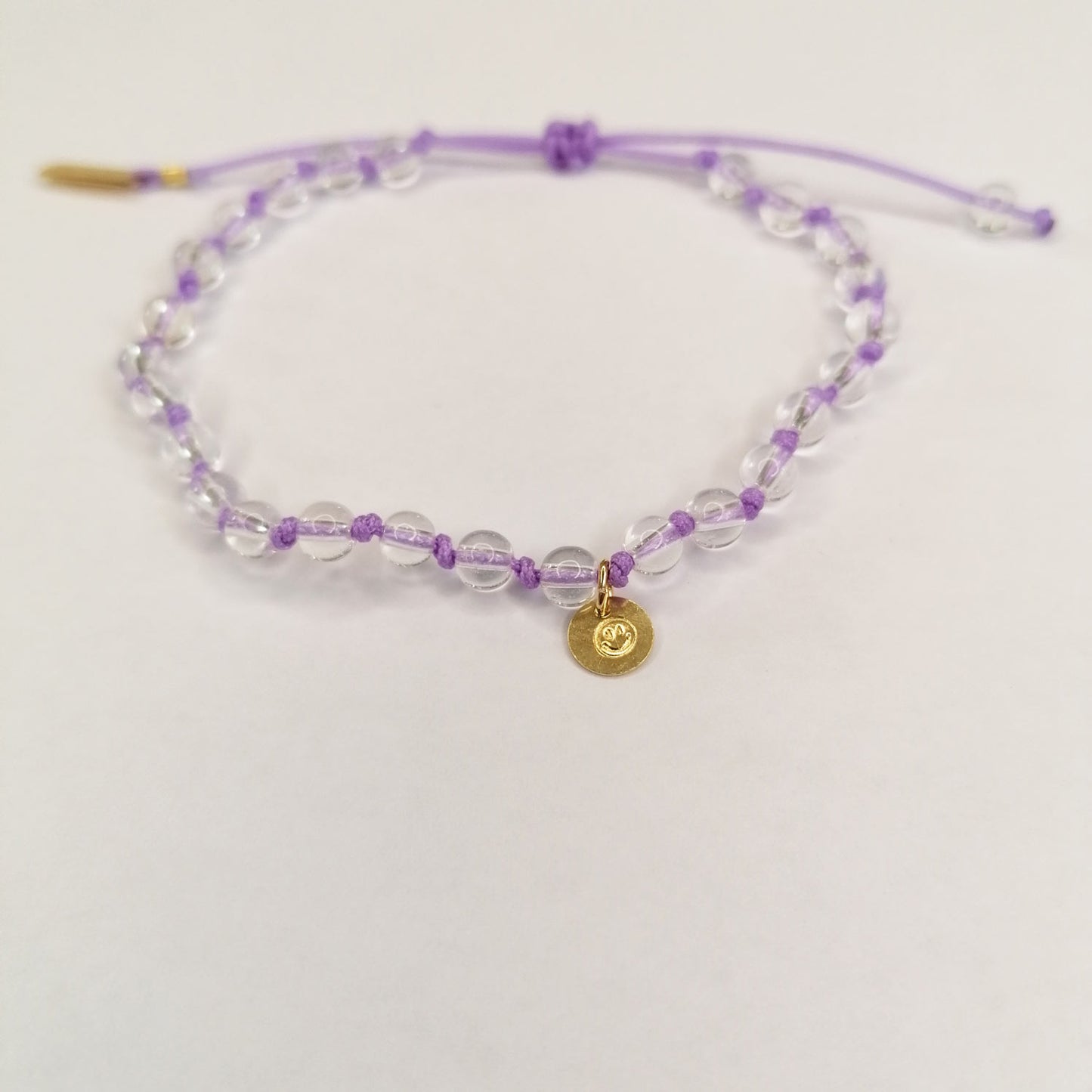 Edelstein Armband in lila mit Smiley Charm | pia norden