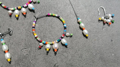 Creolen Barock Perlen in Regenbogenfarben | Bunte Ohrringe RAINBOW SEA